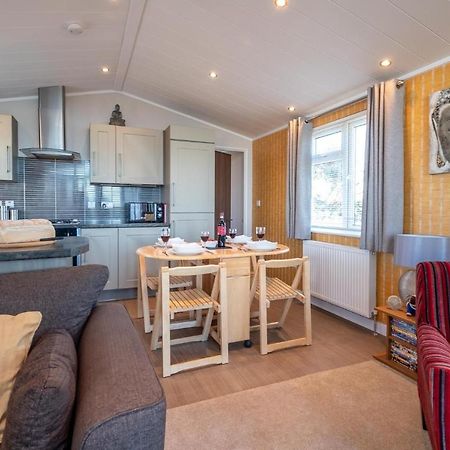 Chelsea Lodge - Aldeburgh Coastal Cottages Sizewell エクステリア 写真